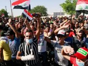 تمر بغداد وعدد من المحافظات الجنوبية في العراق منذ مطلع أكتوبر بأكبر موجة مظاهرات