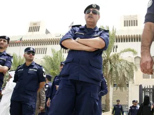 عناصر من الامن الكويتي