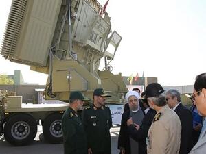  روحاني خلال مراسم إزاحة الستار عن منظومة "باور- 373" الصاروخية للدفاع الجوي