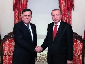 الرئيس التركي أردوغان ورئيس حكومة الوفاق السراج