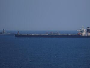  احتجازه سفينة أجنبية قرب جزيرة فارسي في مياه الخليج