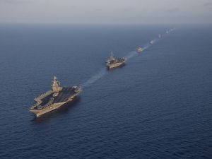 مساع أمريكية لتشكيل قوة دولية لحماية الملاحة في البحر الأحمر