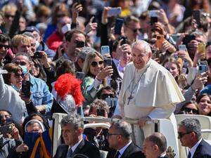 Pope Francis Holds Mass for Easter 'Marked by War' St. Peter's Square