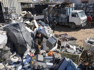 Mountains of Old Batteries Threaten Gaza Health (AFP)