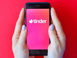 The Tinder Swindler: A Life Online That Can Spell Doom