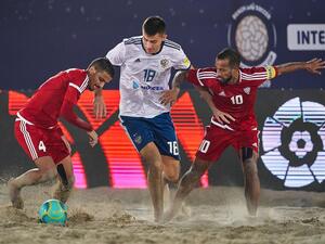 أبيض الشواطئ يتقدم المنتخبات في بطولة كأس القارات على شاطئ كايت بيتش