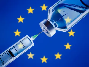 EU Mulls Allowing Entry of Foreigners Vaccinated by EU-Approved Jabs