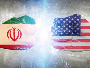 In the US administration, hawks are pushing for war. 