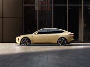 Chinese EV Nio Unveils New Sedan, AR Glasses