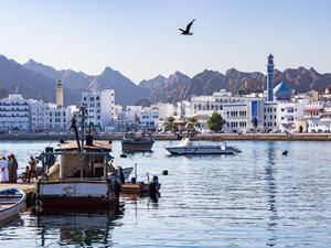 Oman Terminates Ban on Expats Changing Jobs