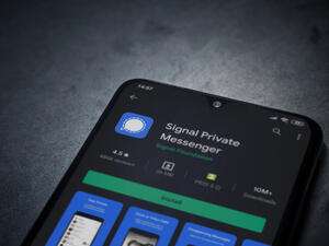 Signal Eyes 200 Million Users in India