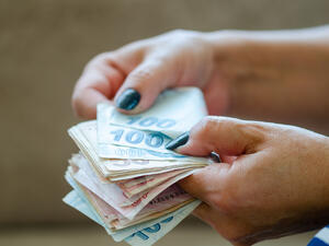 Turkish Lira Plunges to New Record Low