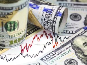 US Stocks Pause Rally While Treasuries and Gold Rise