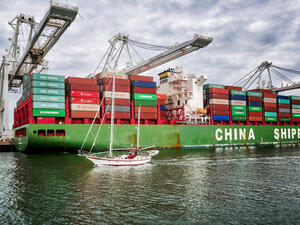 China's Exports Soar 21.1 Percent in November