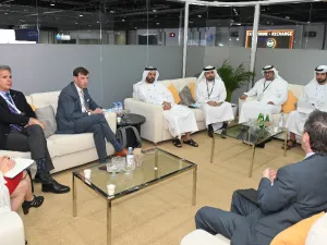 وكالة الإمارات للفضاء تلتقي كبار المسؤولين الحكوميين ورجال الأعمال في المؤتمر الدولي للملاحة الفضائية الثاني والسبعين