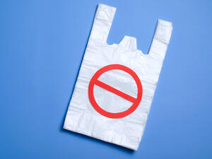 Oman Bans Single-Use Plastic Bags