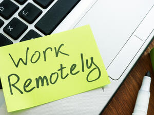 Apple's Employees Resist Office Return Plan