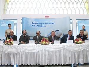 مؤتمر صحفي flydubai inauugural في ألماتي في عام 2014