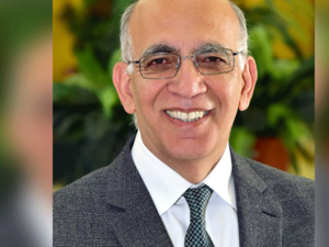 البروفيسور وقار أحمد، مدير جامعة أبوظبي