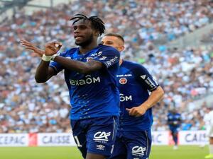 ريمس يصعق باريس سان جيرمان