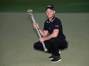 Danny Willett with the 2018 DP World Tour Championship trophy