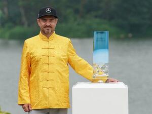 Korhonen with trophy