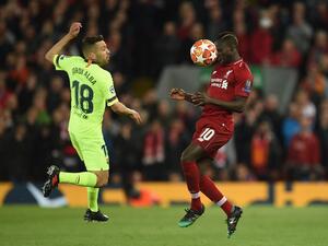 ماني وآلبا خلال المباراة