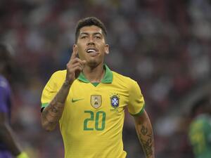 فيرمينو يحتفل بهدفه