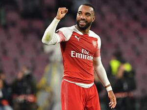 لاكازيت يحتفل بهدفه