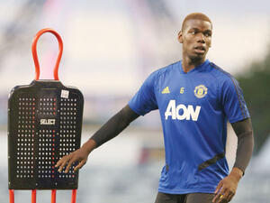 بوغبا خلال تدريبات مانشستر يونايتد