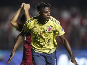 Colombia edged Qatar at the Copa America, the win enough to send them through to the knockout stage.