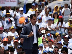 Venezuelan opposition leader and self-proclaimed acting president Juan Guaido addresses supporters during a rally, as part of the "Operation Freedom", in Chacaito, Caracas, Venezuela on April 27, 2019. (Federico PARRA / AFP)