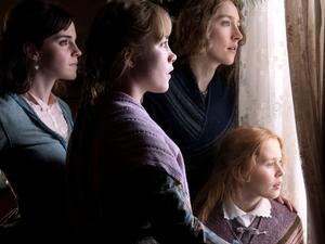 نساء صغيرات