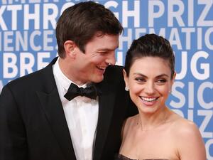 آشتون كوتشر ووميلا كونيس