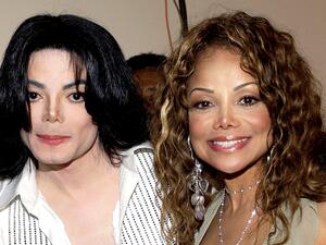 جانيت جاكسون وماكيل جاكسون