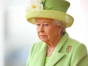 الملكة إليزابيث