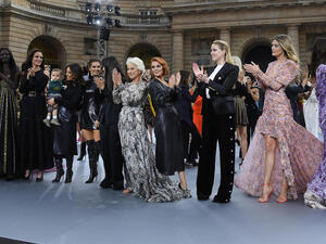 عرض أزياء لوريال