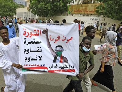Sudanese protest on second anniversary of massacre in front of army headquarters