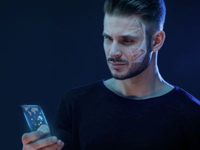 كيف تعرفين أن رجل برج الثور معجب بكِ؟
