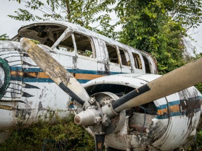 Plane crashes in Kenya. (Shutterstock) small Plane