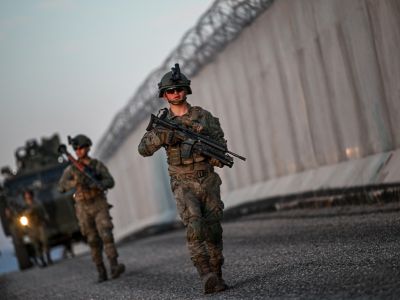 Turkey Says It Will Send Troops to Gaza as Part of an International Force  According to Turkish Foreign Minister Hakan Fidan, Turkey is ready to send troops to the Gaza Strip as part of an international stabilization force that has been suggested.  After the first meeting of the "Board of Peace" in Washington, Fidan said that Ankara is ready to send troops if everyone involved agrees to the creation of such a force. He said that the meeting was an important step toward rebuilding Gaza and getting local gove