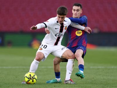 مارك كاسادو يقرر الرحيل عن برشلونة نهاية الموسم