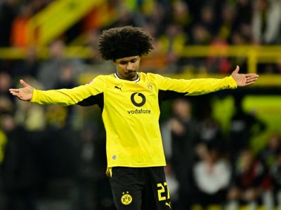 كريم أديمي نجم بوروسيا دورتموند الألماني الذي أصبح قريباً من برشلونة