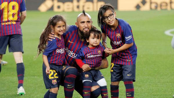 فيدال يحتفل باللقب رفقة أبنائه