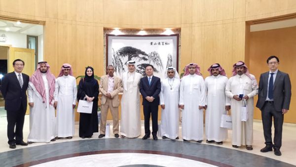 Chinese Ambassador Chen Weiqing hosts iftar in Riyadh. 