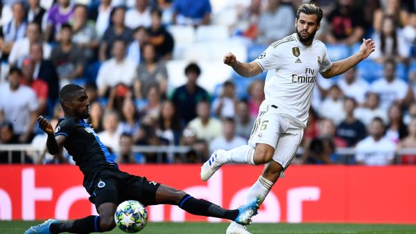 ناتشو فيرنانديز (يمين)