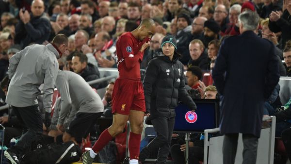 فابينيو بعد تعرضه للإصابة