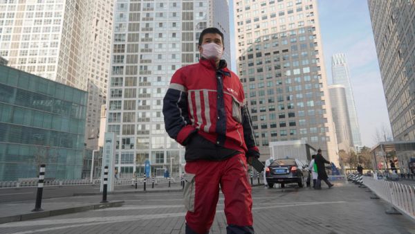 فيروس كورونا يلقي بظله على الأحداث الرياضية حول العالم