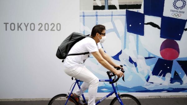 حذر باخ الشهر الماضي من أن التأجيل سيكلف اللجنة الأولمبية الدولية “مئات الملايين من الدولارات”