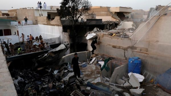Survivor Muhammad Zubair told a local TV station that the plane's first attempt at landing failed and it crashed as it attempted a second one. (BNA) Airbus Experts Team to Assist Investigations Into Pakistan Crash